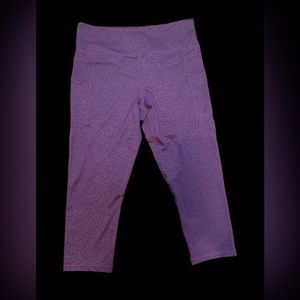 Zyia purple river stone light n tight pocket Capri legging high rise